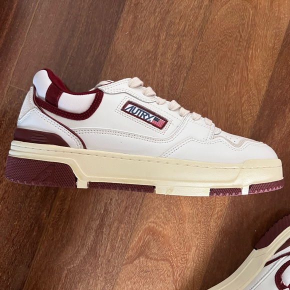AUTRY CLC low sneakers in white and red leather - Picture 2 of 6